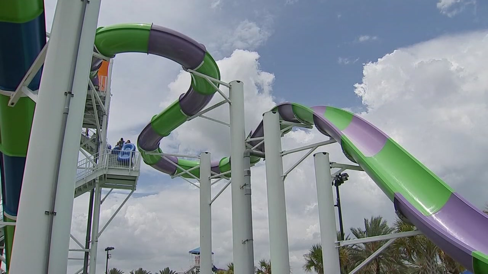 Girl falls from water park slide at Pirates Bay in Baytown ABC13 Houston